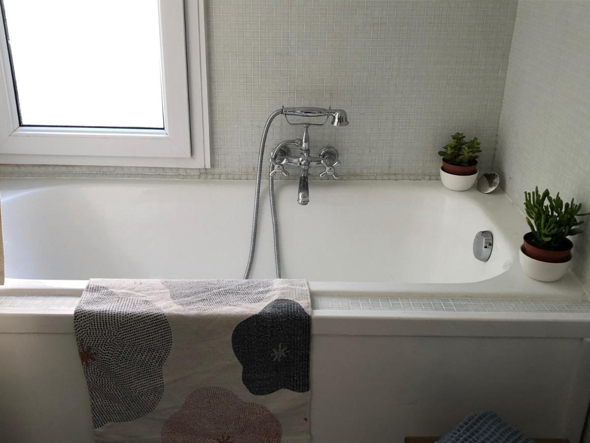Petit appartement lumineux et atypique à Paris 14. Extérieur photo